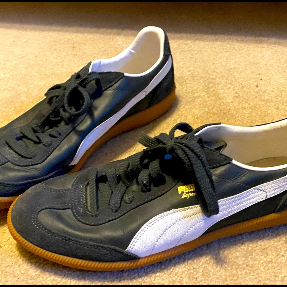 Men’s Puma sneakers